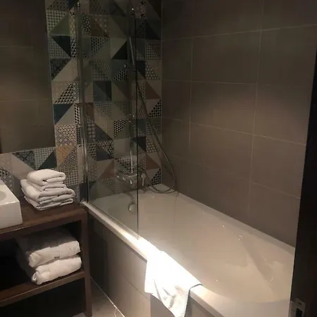 Apartmanhotel Golden Fish Xia 4*